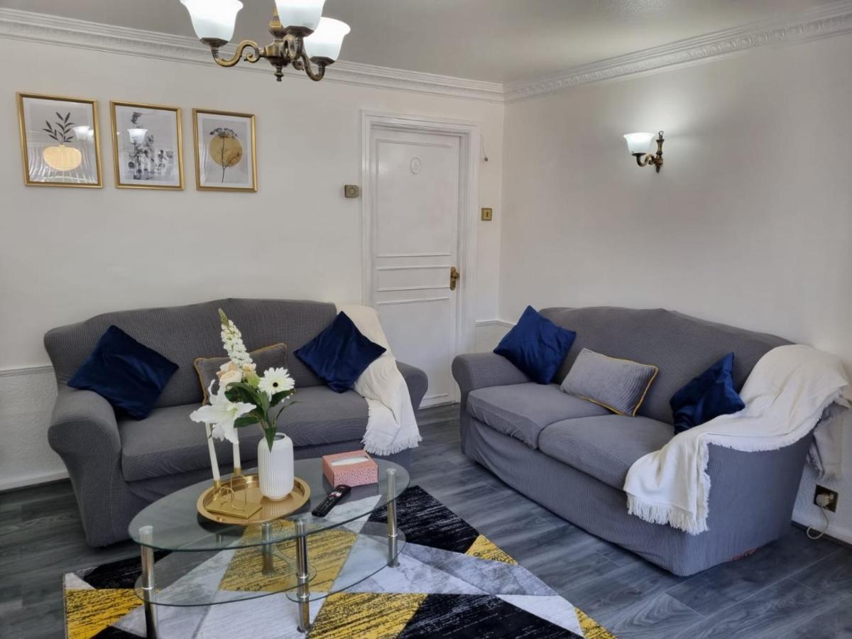 Centrally Located W/ Free Parking & Smart Tv Leeds  Kültér fotó